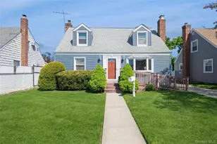 23 Gables Dr, Hicksville, NY 11801 - Photo 26