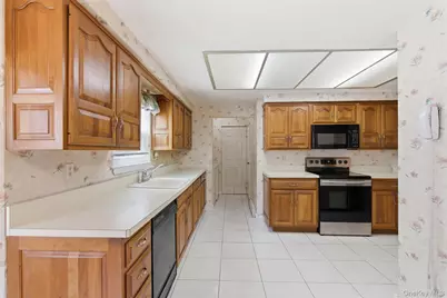 2 Barrett Court, Nesconset, NY 11767 - Photo 6