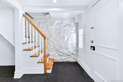 94 Main Street, Roslyn, NY 11576 - Photo 2