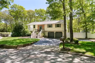 21 Laurita Gate, Port Jefferson, NY 11777 - Photo 2