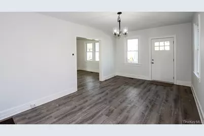 10 Ohio Avenue, Port Washington, NY 11050 - Photo 8