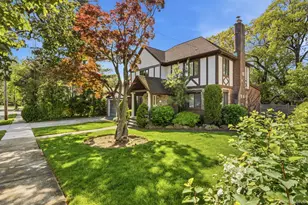 241-01 52nd Ave, Douglaston, NY 11362 - Photo 4