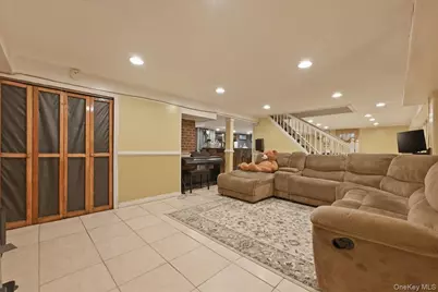 336 Princeton Street, Westbury, NY 11590 - Photo 20