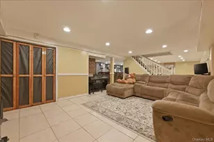 336 Princeton St, Westbury, NY 11590 - Photo 20