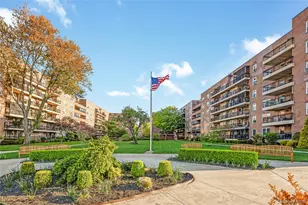 162-41 Powells Cove Blvd, Whitestone, NY 11357 - Photo 1
