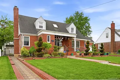 57 Bradford Road, Valley Stream, NY 11580 - Photo 2