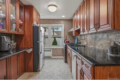 57 Bradford Road, Valley Stream, NY 11580 - Photo 16