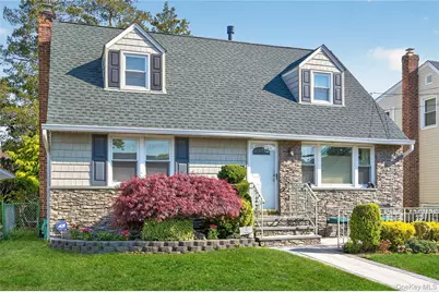 31 Broadway, New Hyde Park, NY 11040 - Photo 2