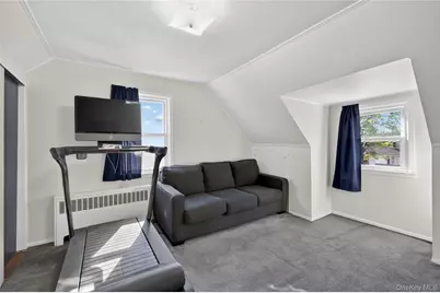 31 Broadway, New Hyde Park, NY 11040 - Photo 20