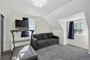 31 Broadway, New Hyde Park, NY 11040 - Photo 20