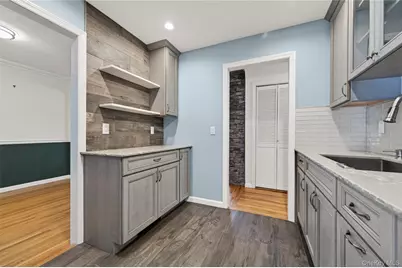 31 Broadway, New Hyde Park, NY 11040 - Photo 12