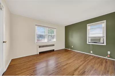 31 Broadway, New Hyde Park, NY 11040 - Photo 16