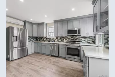9519 116th Street, Richmond Hill, NY 11419 - Photo 2