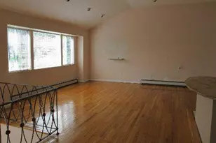 5 Elm St, Great Neck, NY 11021 - Photo 6
