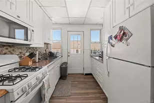 39 Troy Ave, Long Beach, NY 11561 - Photo 18