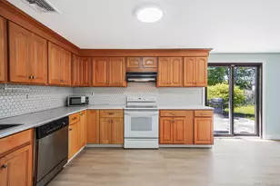 88 Matsunaye Dr, Medford, NY 11763 - Photo 10