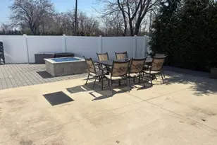 424 Bayville Ave, Bayville, NY 11709 - Photo 10