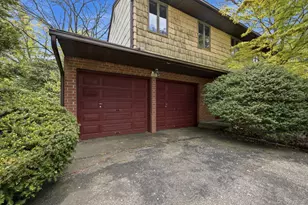 128 Tremper St, Holbrook, NY 11741 - Photo 2