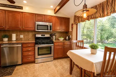 14 Foxwood Drive, Newburgh, NY 12550 - Photo 10