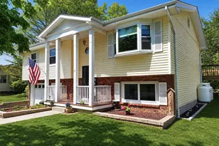14 Foxwood Dr, Newburgh, NY 12550 - Photo 2