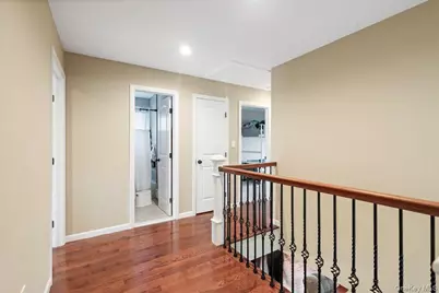 385 Grant Avenue, Copiague, NY 11726 - Photo 10