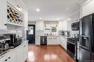 385 Grant Ave, Copiague, NY 11726 - Photo 6