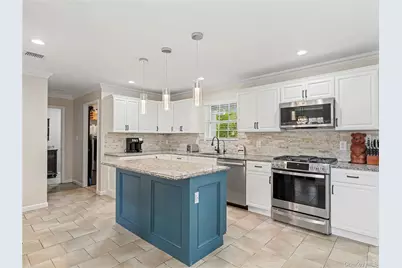 250 N 5th Street, Lindenhurst, NY 11757 - Photo 12