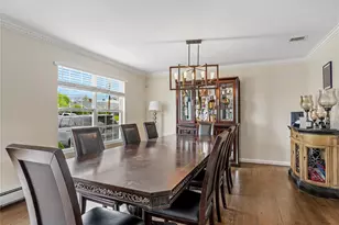 250 N 5th St, Lindenhurst, NY 11757 - Photo 10