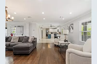 250 N 5th Street, Lindenhurst, NY 11757 - Photo 18