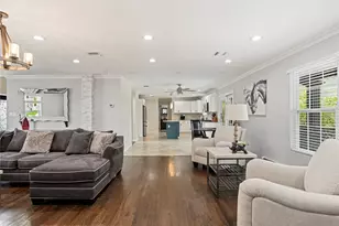 250 N 5th St, Lindenhurst, NY 11757 - Photo 18