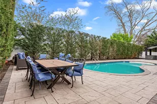 250 N 5th St, Lindenhurst, NY 11757 - Photo 6