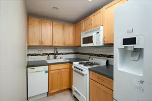 48 Hommell St, Valley Stream, NY 11580 - Photo 16