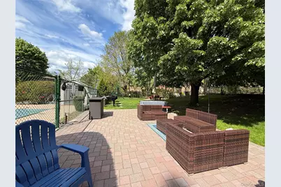 47-27 Little Neck Parkway #L4, Little Neck, NY 11362 - Photo 4