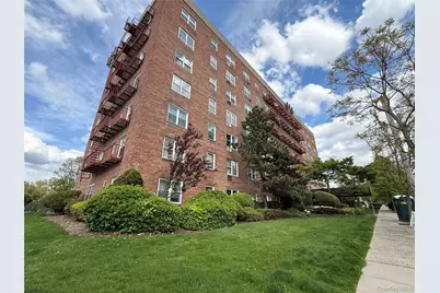 47-27 Little Neck Parkway #L4, Little Neck, NY 11362 - Photo 8