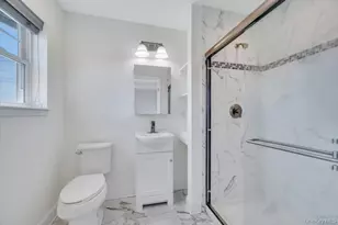 18 Hearthstone Ct., Farmingdale, NY 11735 - Photo 14