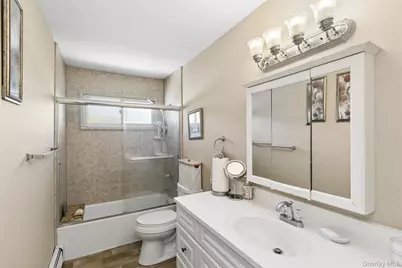 346 Avenue C, Ronkonkoma, NY 11779 - Photo 16