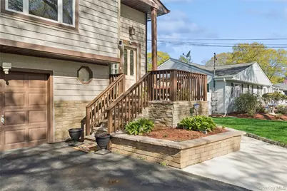 346 Avenue C, Ronkonkoma, NY 11779 - Photo 36