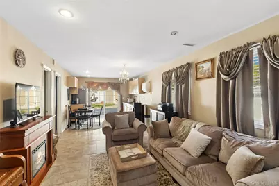 346 Avenue C, Ronkonkoma, NY 11779 - Photo 20