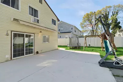 346 Avenue C, Ronkonkoma, NY 11779 - Photo 28