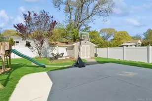 346 Avenue C, Ronkonkoma, NY 11779 - Photo 30