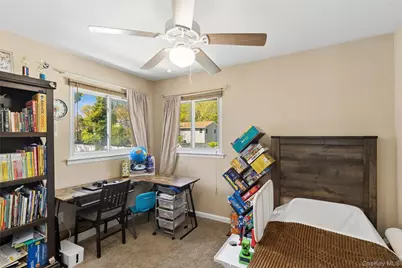 346 Avenue C, Ronkonkoma, NY 11779 - Photo 14