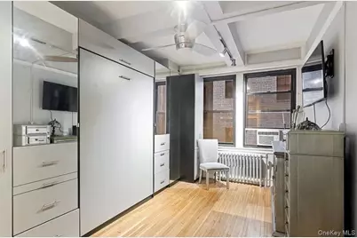 457 W 57th Street #308, New York, NY 10019 - Photo 2