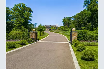 471 Woodbury, Cold Spring Harbor, NY 11724 - Photo 2