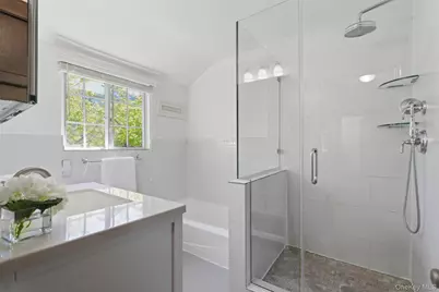 15 Kingsbury Road, New Rochelle, NY 10804 - Photo 18