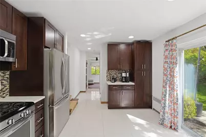 15 Kingsbury Road, New Rochelle, NY 10804 - Photo 12