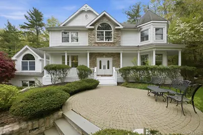 9 Godfrey Lane, Huntington, NY 11743 - Photo 2