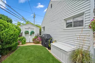55 Duckpond Dr N, Wantagh, NY 11793 - Photo 28