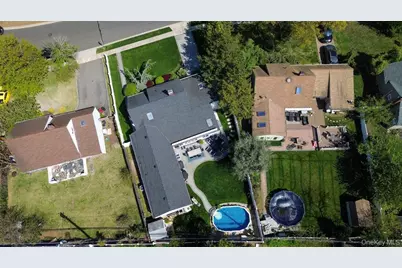55 Duckpond Drive N, Wantagh, NY 11793 - Photo 42