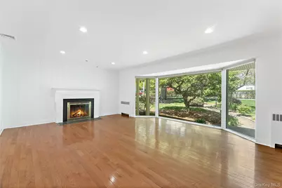 128 Moorland Drive, Scarsdale, NY 10583 - Photo 2