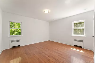 128 Moorland Drive, Scarsdale, NY 10583 - Photo 10